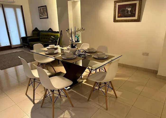 Amery 3 Bedroom In * 슬리에마